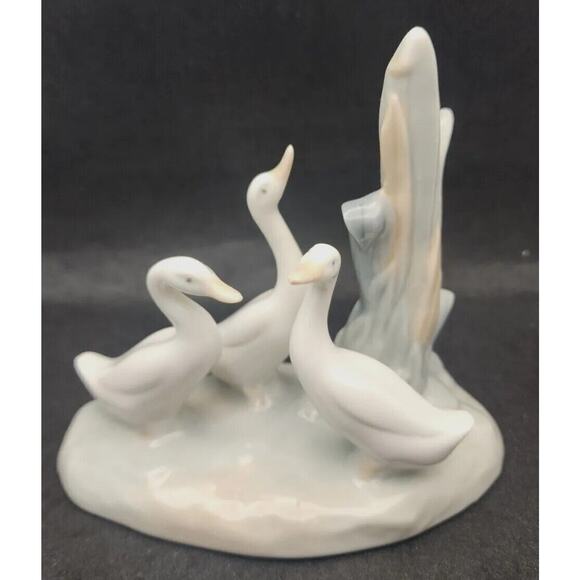 Vintage NAO by Lladro Group of 3 Ducks Geese Porcelain Figurine - Picture 1 of 7